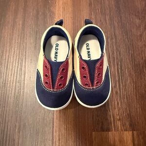 Old Navy Kids' Navy , maroon and tan 
Size 6 to 12 months